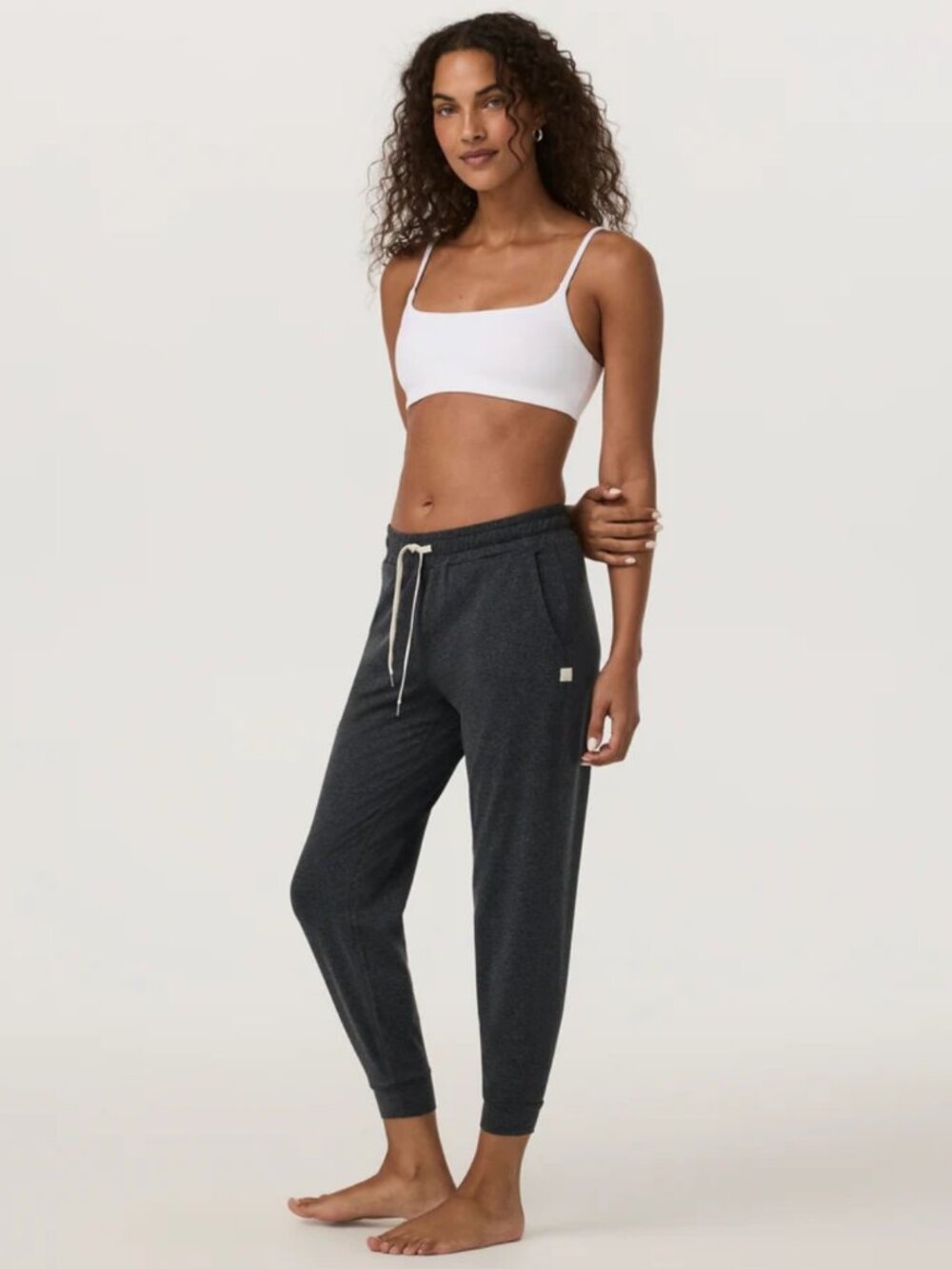 VUORI Performance Jogger in Charcoal Heather Size S